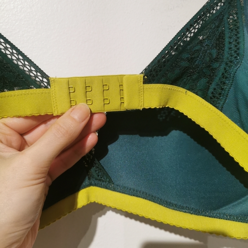 Knix XL lace deep v bra - Picture 5 of 6